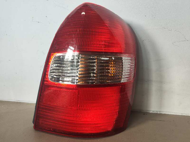 PILOTO TRASERO DERECHO MAZDA 323 BERL. F/S (BJ)