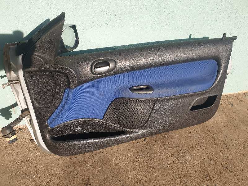 ELEVALUNAS DELANTERO DERECHO