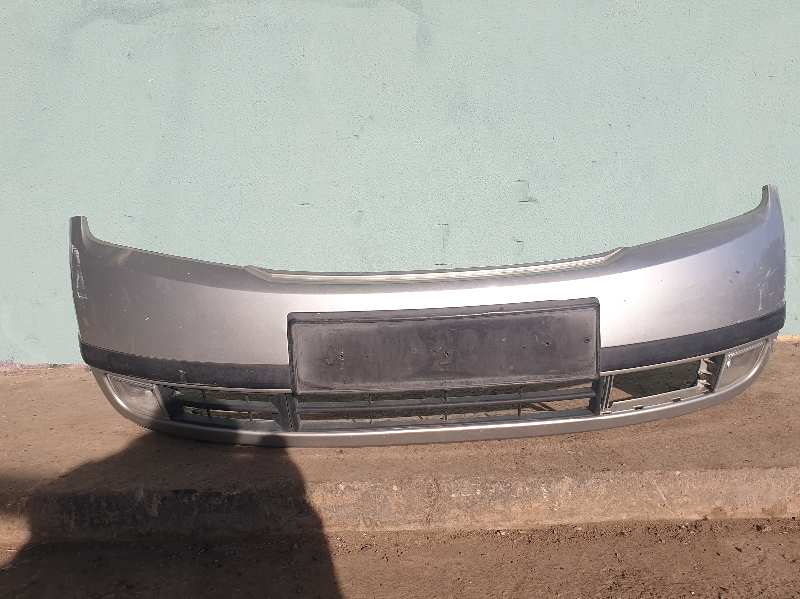 PARAGOLPES DELANTERO