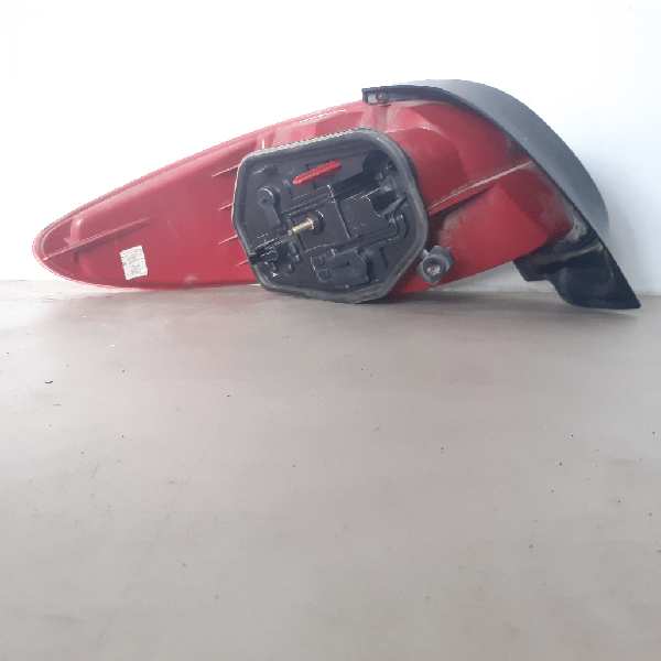 PILOTO TRASERO DERECHO