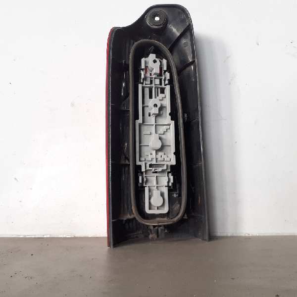 8200171474 PILOTO TRASERO DERECHO RENAULT MASTER II PH. 2 PRITSCHE/FGST