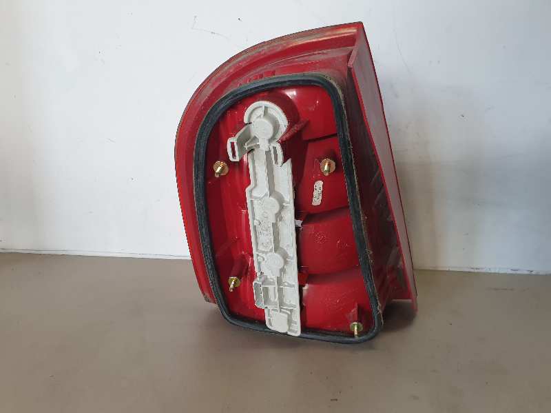 PILOTO TRASERO DERECHO