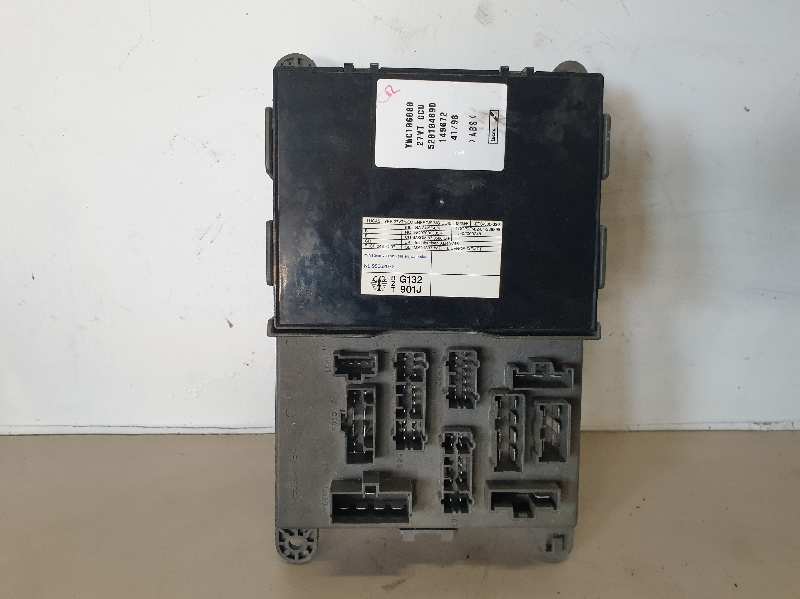 CAJA RELES / FUSIBLES