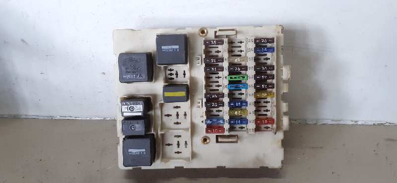 CAJA RELES / FUSIBLES