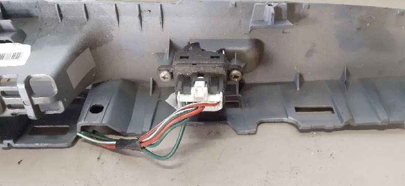 MANDO ELEVALUNAS DELANTERO DERECHO