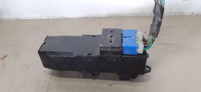 MANDO ELEVALUNAS DELANTERO IZQUIERDO 