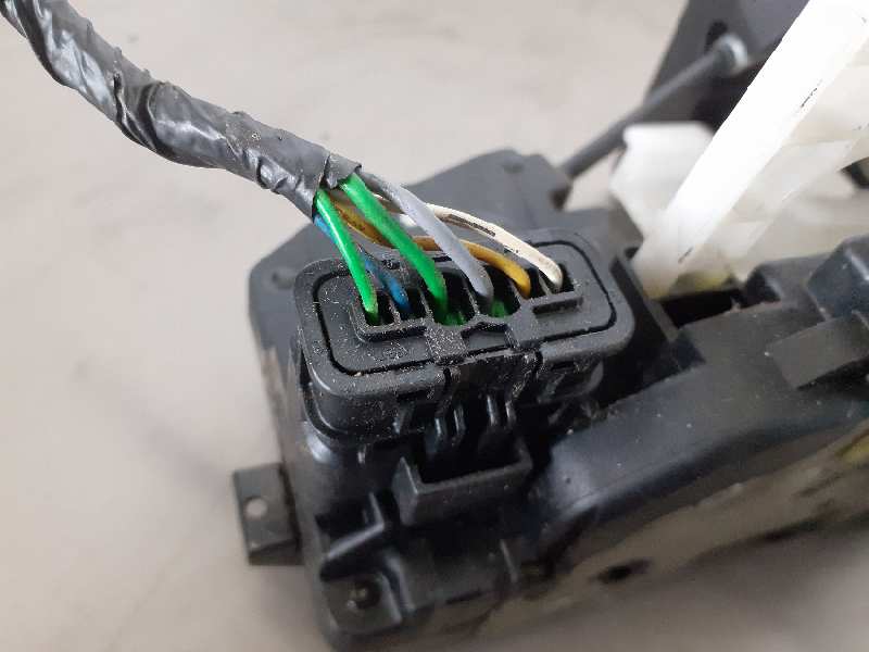 CERRADURA PUERTA DELANTERA DERECHA