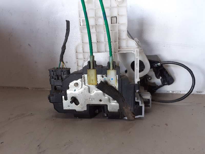 CERRADURA PUERTA TRASERA DERECHA 