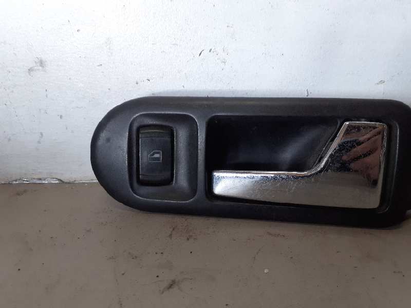 MANDO ELEVALUNAS DELANTERO DERECHO