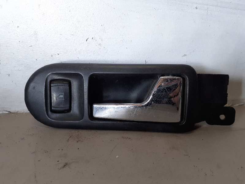 MANETA INTERIOR DELANTERA DERECHA