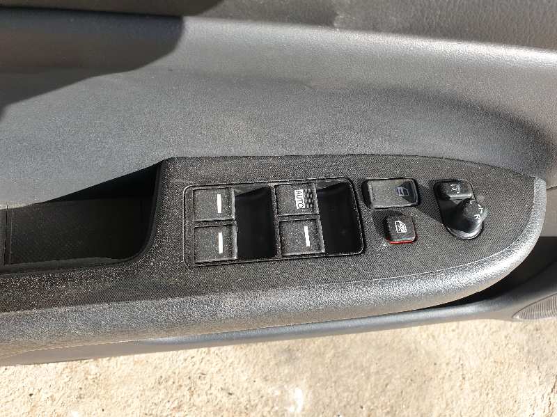 ELEVALUNAS DELANTERO IZQUIERDO