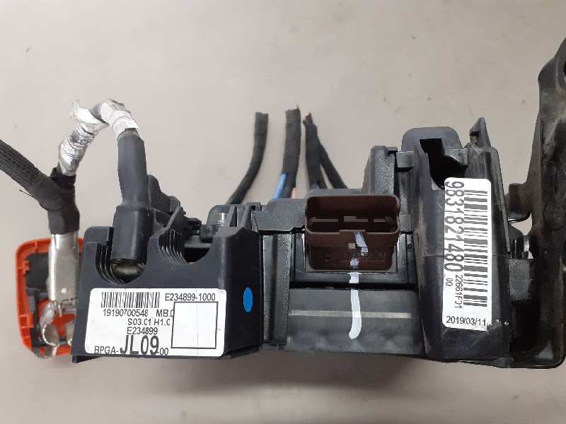 CAJA RELES / FUSIBLES