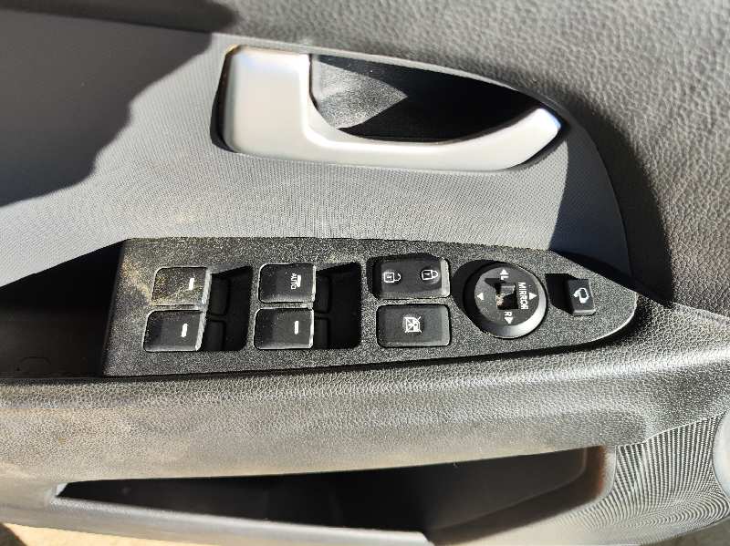 ELEVALUNAS DELANTERO IZQUIERDO