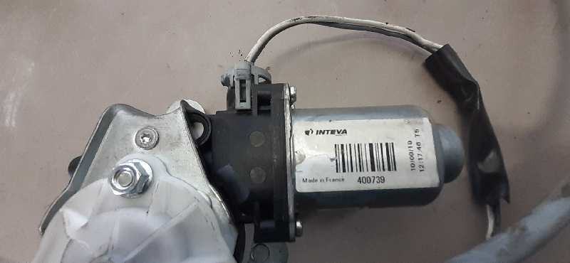 ELEVALUNAS DELANTERO IZQUIERDO