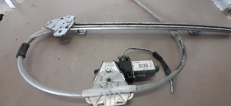 ELEVALUNAS DELANTERO IZQUIERDO