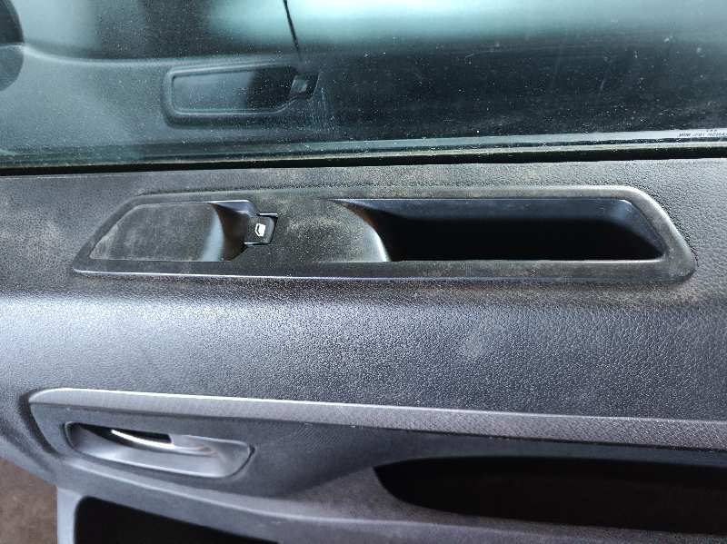 ELEVALUNAS DELANTERO DERECHO