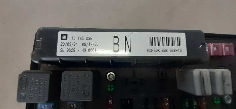 CAJA RELES / FUSIBLES