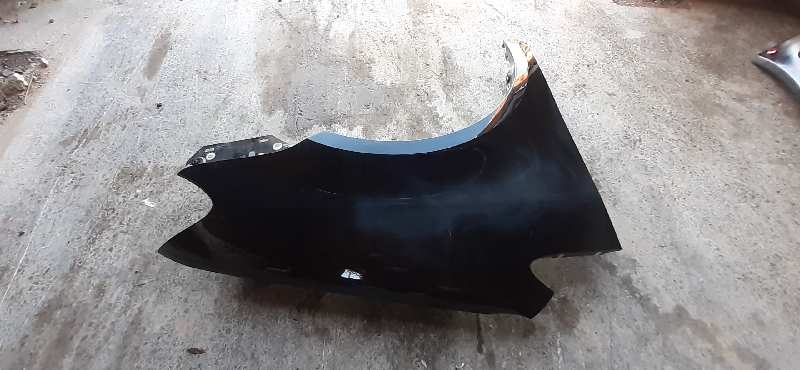 ALETA DELANTERA DERECHA