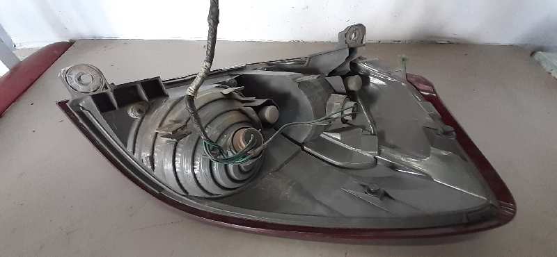 22020952 PILOTO TRASERO IZQUIERDO SUBARU OUTBACK (B15)