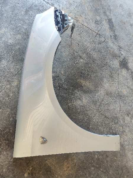 ALETA DELANTERA DERECHA