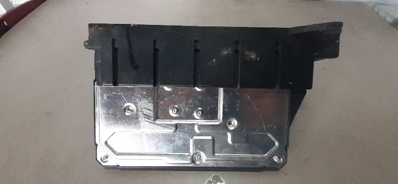 CAJA RELES / FUSIBLES