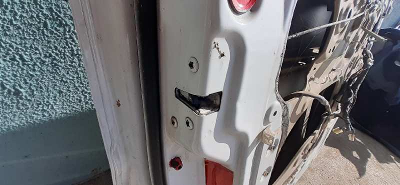 CERRADURA PUERTA DELANTERA IZQUIERDA 