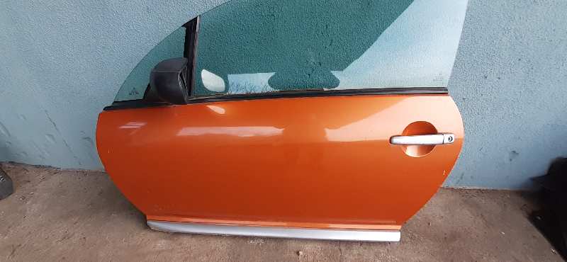 PUERTA DELANTERA IZQUIERDA