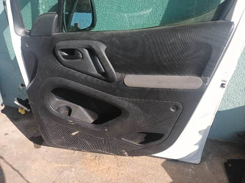 GUARNECIDO PUERTA DELANTERA DERECHA