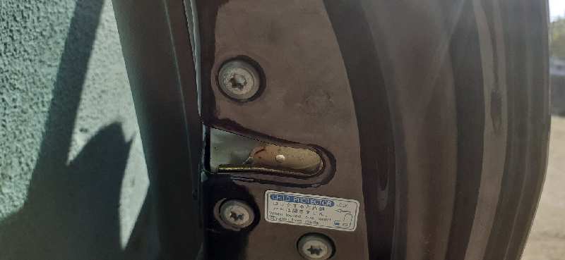 CERRADURA PUERTA TRASERA DERECHA 