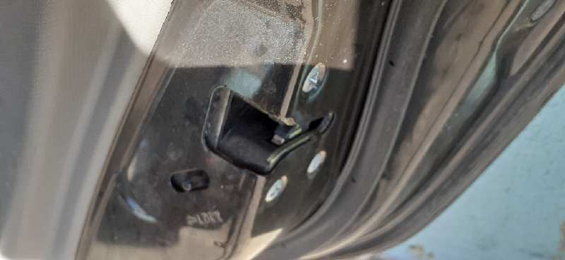 CERRADURA PUERTA TRASERA DERECHA 