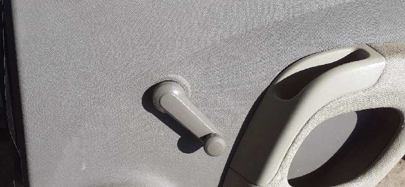 ELEVALUNAS TRASERO DERECHO