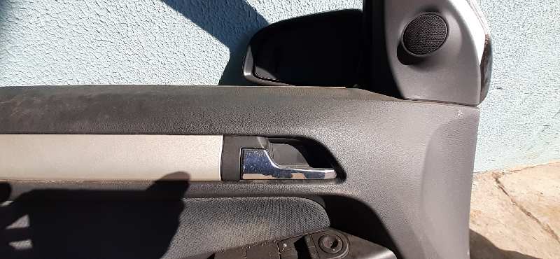 MANETA INTERIOR DELANTERA IZQUIERDA