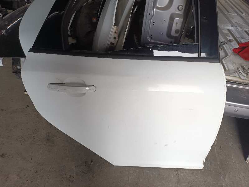 PUERTA TRASERA DERECHA