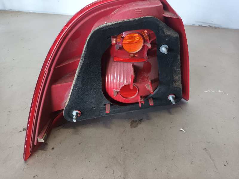 PILOTO TRASERO DERECHO