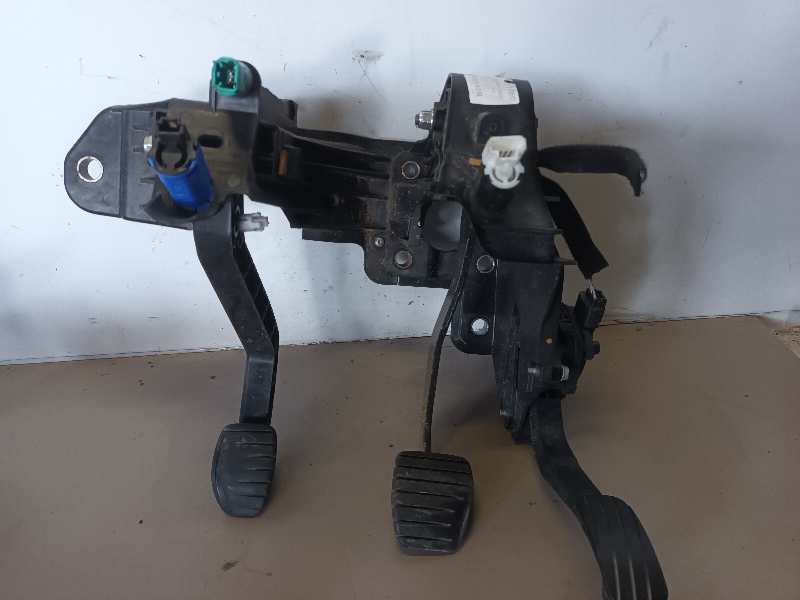 PEDAL EMBRAGUE