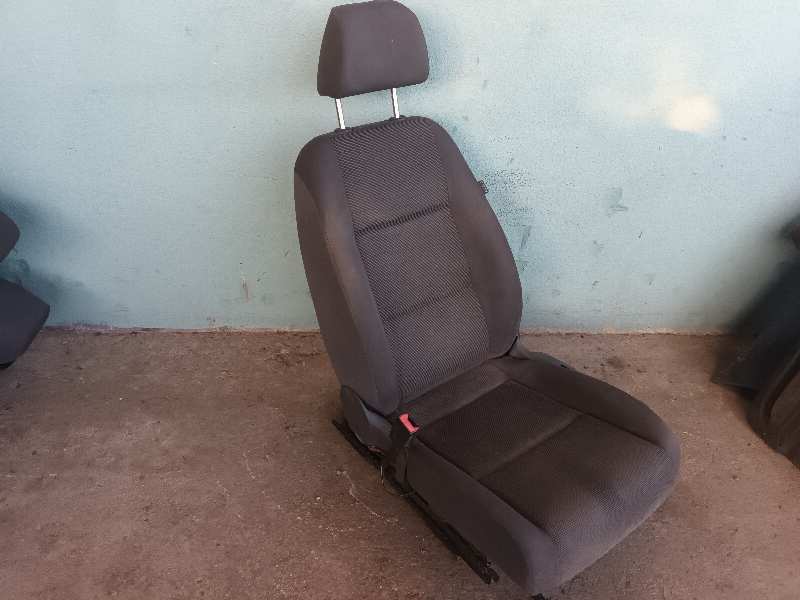 ASIENTO DELANTERO IZQUIERDO