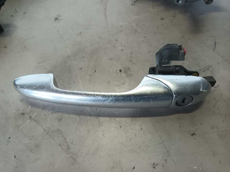 MANETA EXTERIOR DELANTERA IZQUIERDA