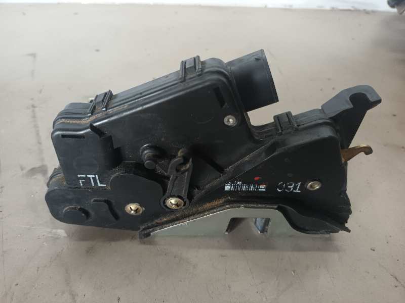 CERRADURA PUERTA DELANTERA IZQUIERDA 