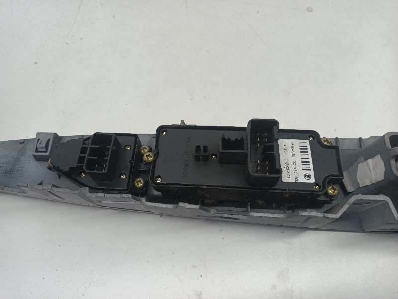 MANDO ELEVALUNAS DELANTERO IZQUIERDO 