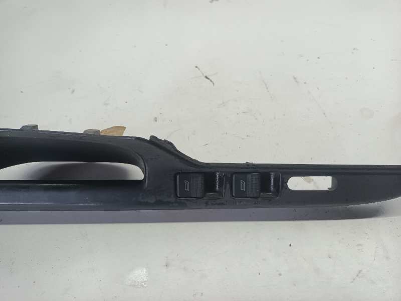 MANDO ELEVALUNAS DELANTERO IZQUIERDO  SEAT IBIZA (6K1)