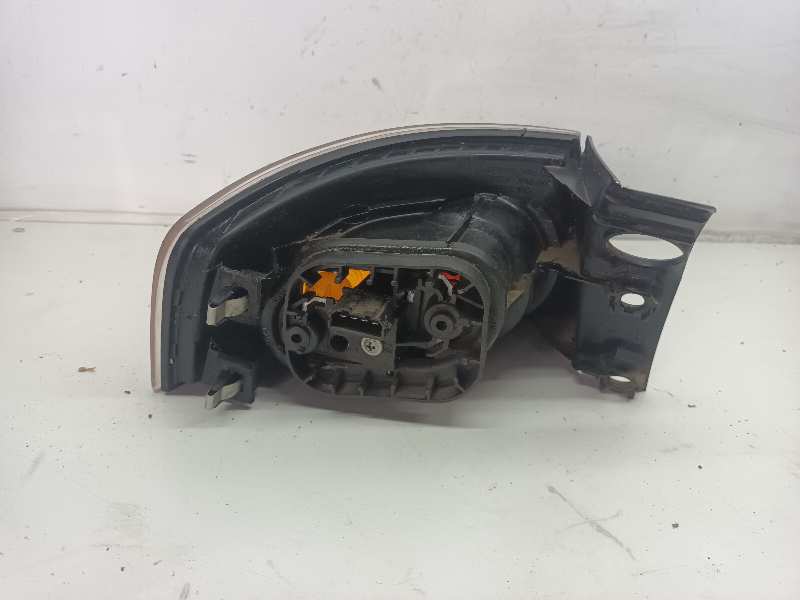 PILOTO TRASERO DERECHO