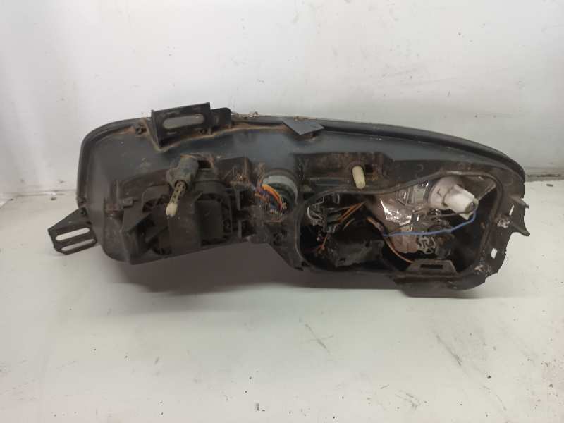 40785748 FARO DERECHO FIAT STILO (192)