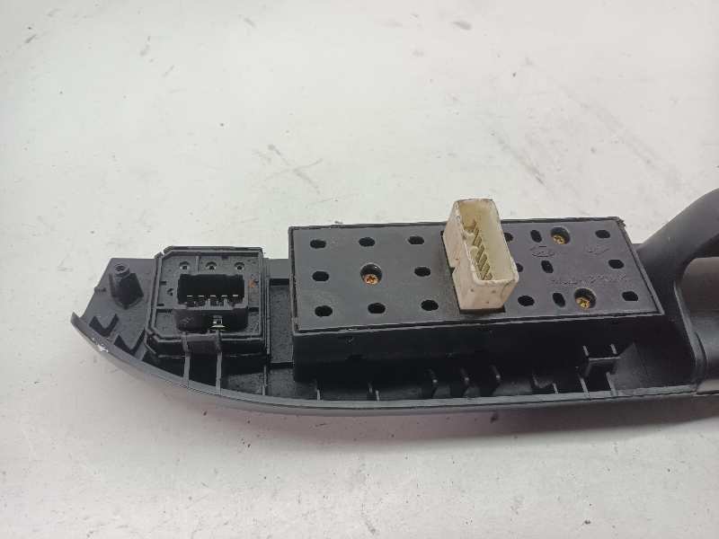 MANDO ELEVALUNAS DELANTERO IZQUIERDO 