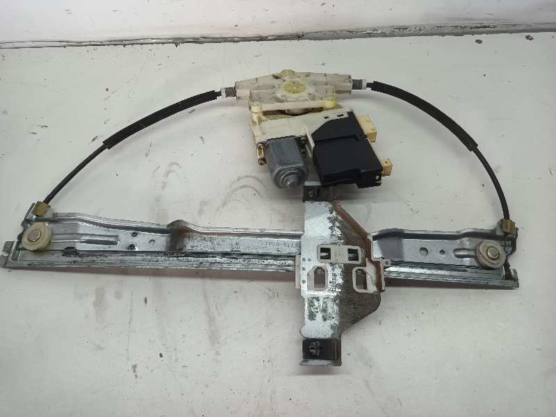 ELEVALUNAS DELANTERO DERECHO