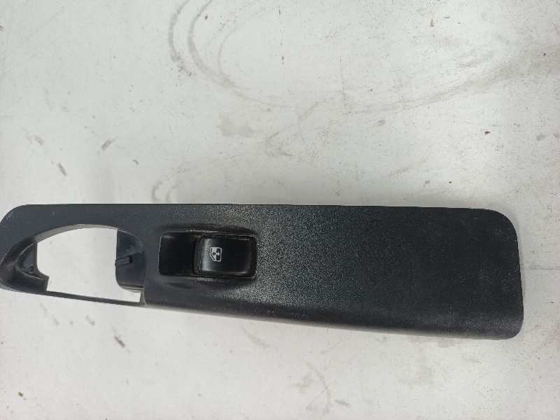 MANDO ELEVALUNAS DELANTERO DERECHO