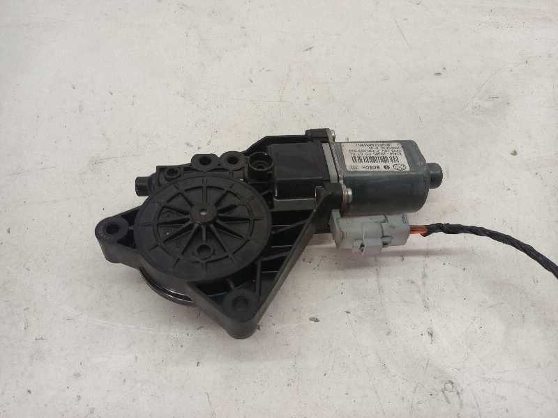 MOTOR ELEVALUNAS DELANTERO IZQUIERDO