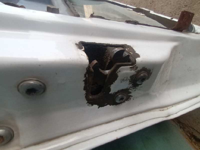 CERRADURA PUERTA DELANTERA IZQUIERDA 