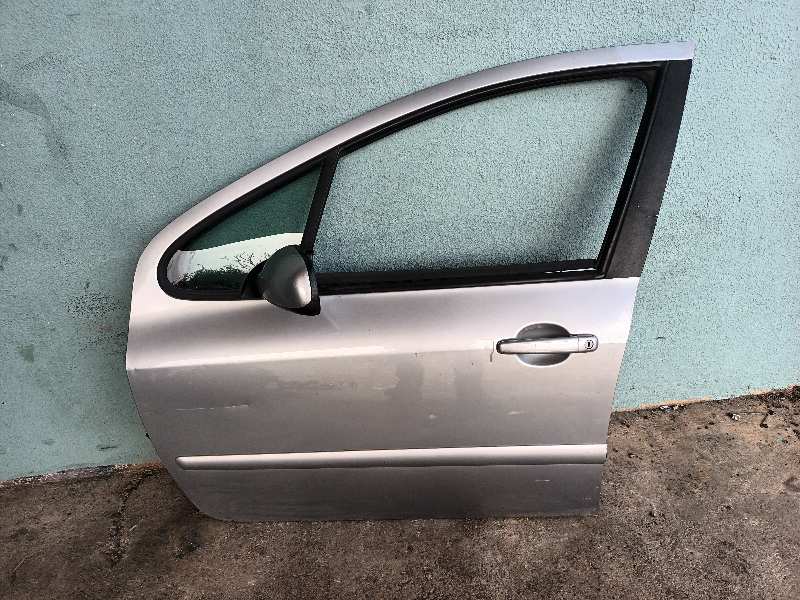 PUERTA DELANTERA IZQUIERDA