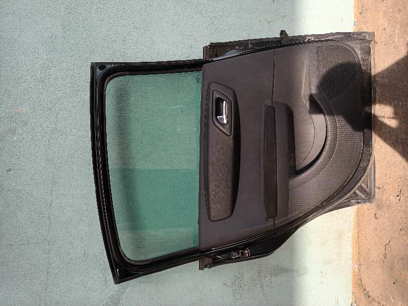 GUARNECIDO PUERTA TRASERA IZQUIERDA