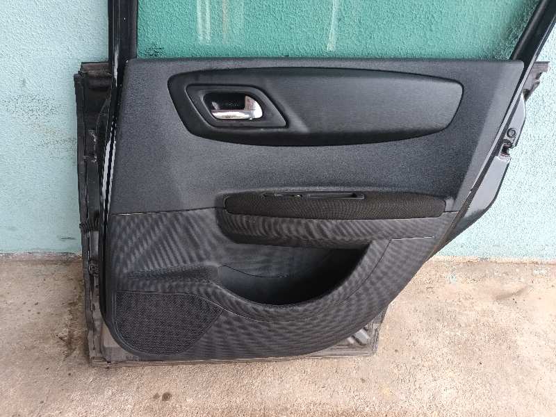 GUARNECIDO PUERTA TRASERA DERECHA